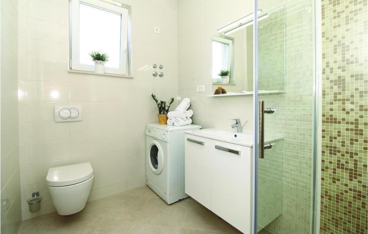 Kaštela 1 Bedroom Stunning Apartment In Kastel Gomilica מראה חיצוני תמונה